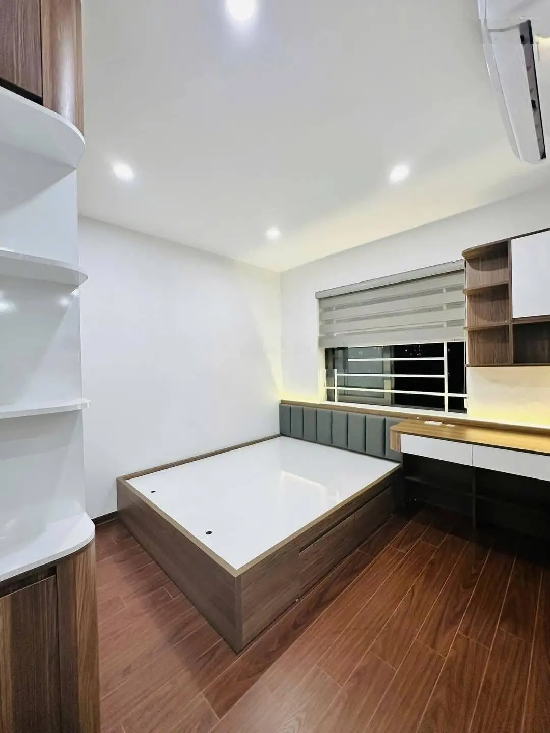 Em cần bán căn hộ 2 Phòng ngủ tại tòa Nơ 1B bán đảo Linh Đàm, Hoàng Mai.Giá 3,450 tỷ,Lh0983392687