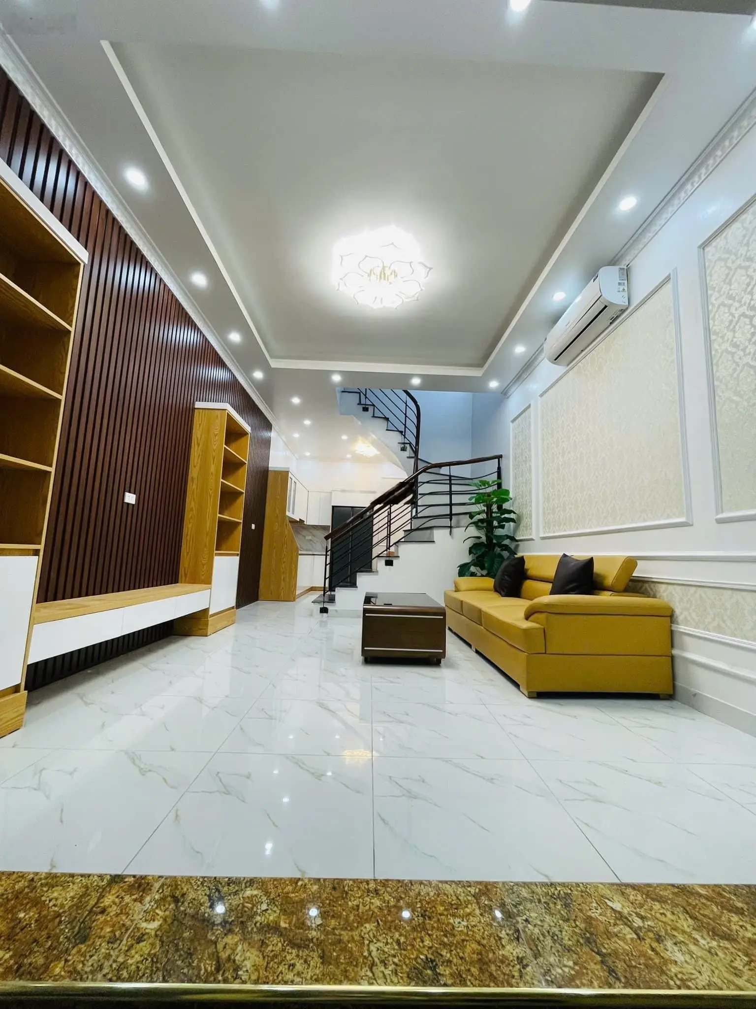 Nhà đẹp đón tết, Kim Ngưu, Hai Bà Trưng full nội thất, sổ đỏ chính chủ bán 38M x 4tầng chỉ 6Tỷ750