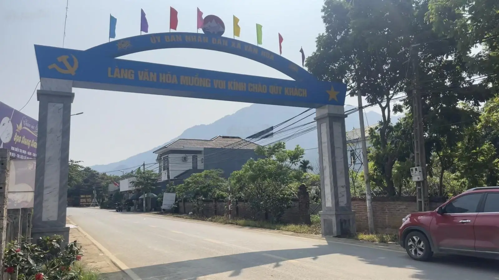 Bán đất mặt đường nhựa trục chính xã Vân Hoà, LH ngay em Công SĐT: 0964 178 *** để sở hữu lô đất này