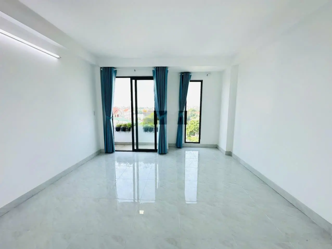 Bán nhà 4.5m x 14m 1 trệt 1 lửng 3 lầu full nội thất hẻm 6m chỉ sau nhà mặt tiền đường Hà Huy Giáp