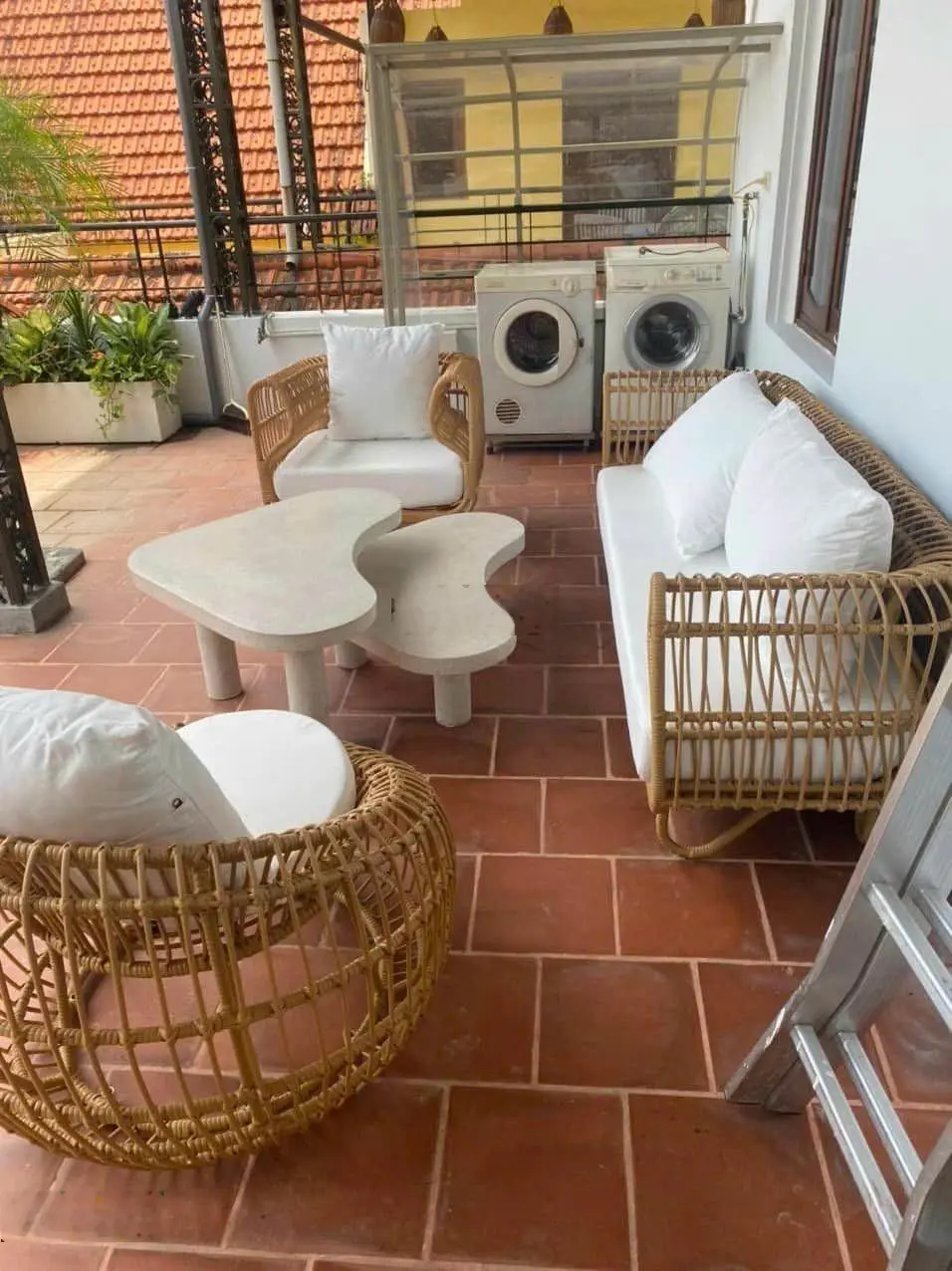 Bán biệt thự ngõ 52 Tô Ngọc Vân, Tây Hồ, 120m2, 5 tầng, MT 8.2m, gara ô tô, full nội thất, 42.5tỷ