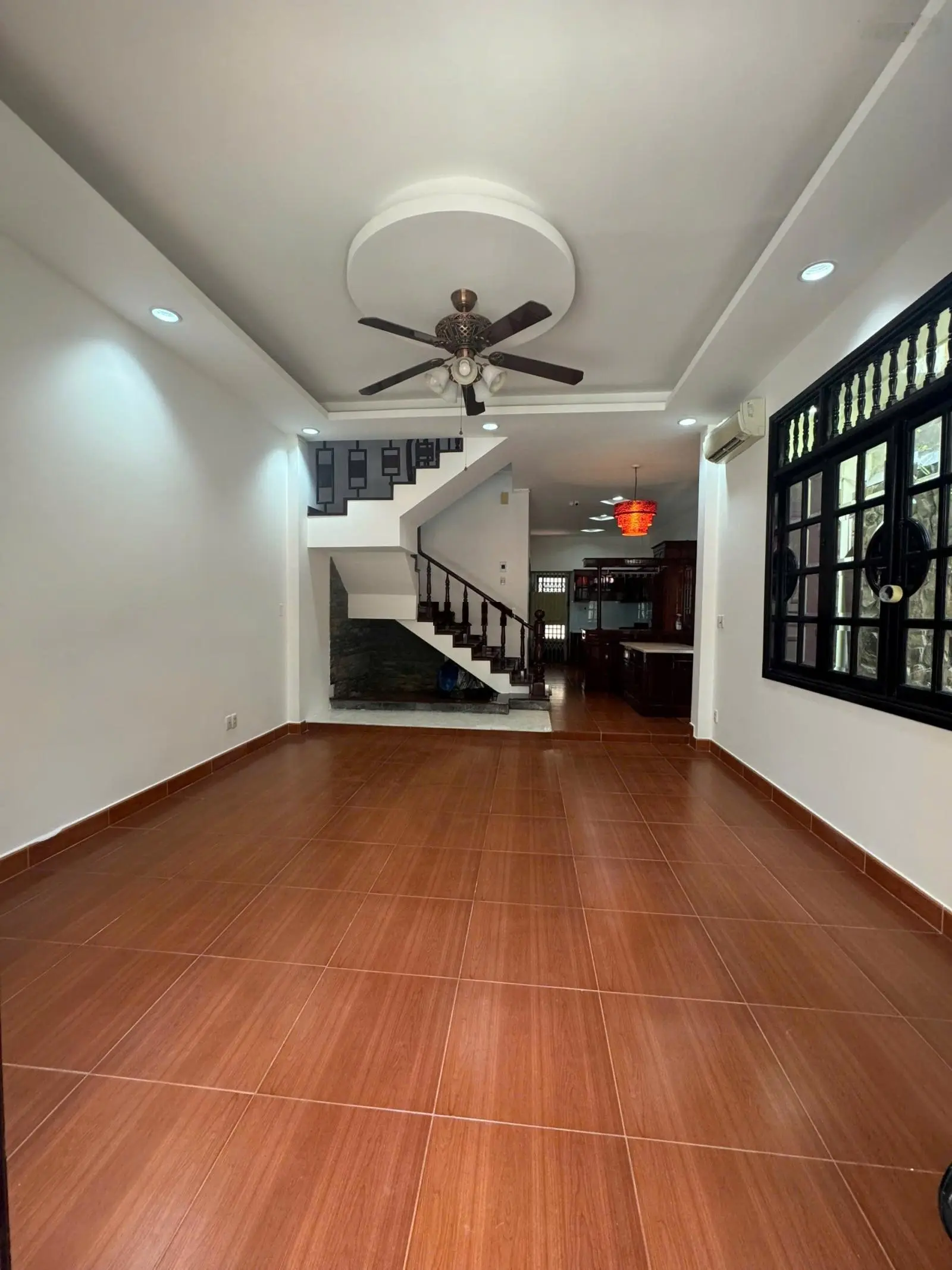 Cực hiếm khu đại học luật hcm, 5,6x16, 90m2, 3pn, đường 8m. giá chỉ 9tỷ ( tl), shr hoàn công chuẩn.