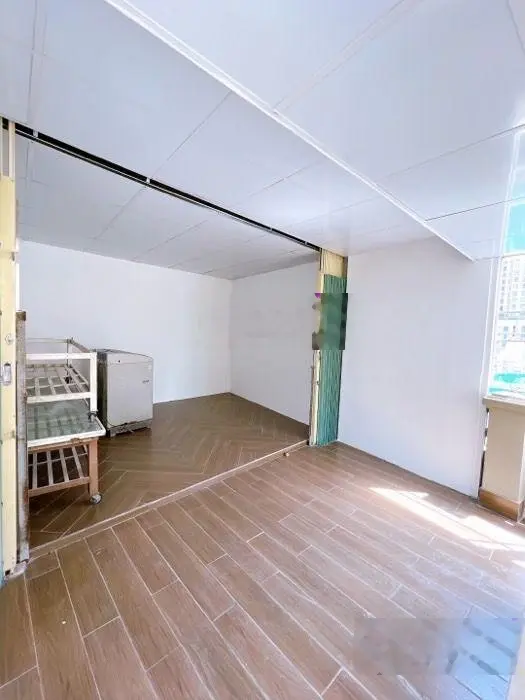 Mặt tiền 5 tầng 8 phòng có thang máy, Bến Vân Đồn, Vĩnh Khánh Quận 4