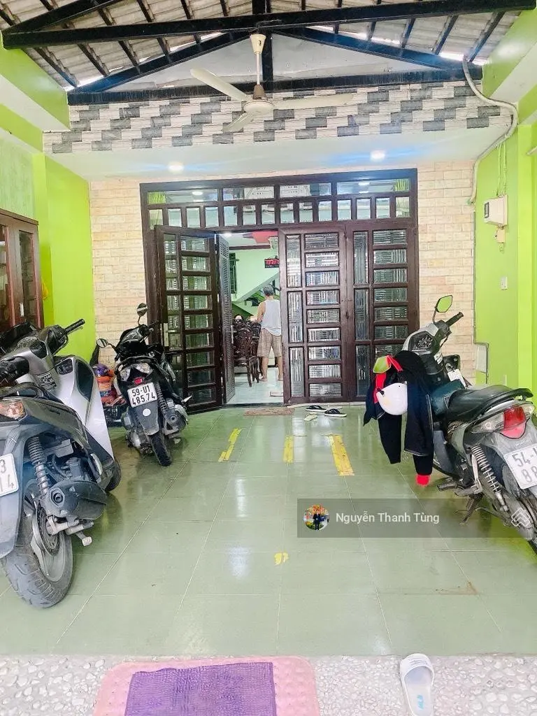 Mặt tiền đông hưng thuận quận 12 - 122m2, ngang hơn 5m, 3 tầng - sân rộng đậu 2 ô tô - nhỉnh 7 tỷ.