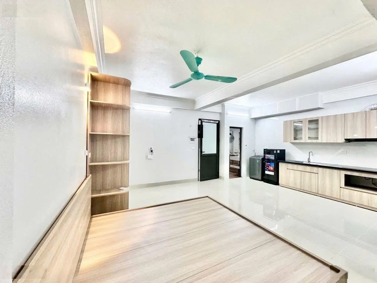 Bán nhà vừa ở vừa cho thuê CCMN Yên Hoà, 60m2, 10P khép kín, cho thuê 50 tr/tháng, cách phố 30m.
