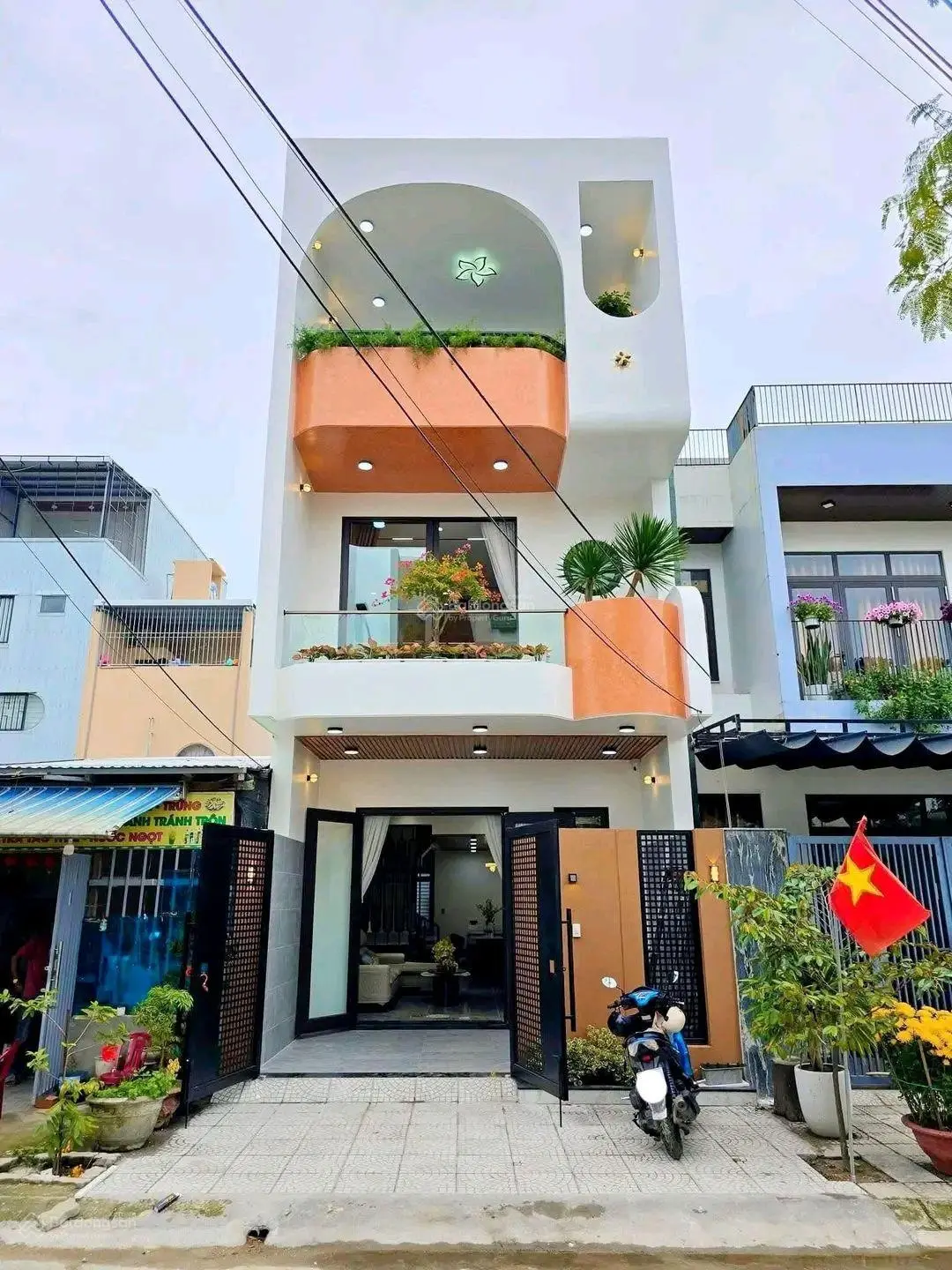 Con du học thiếu tiền cần bán nhà Bùi Hữu Nghĩa - P. 5 - Q.5, đang cho thuê 24tr, giá 3tỷ42/77,55m2