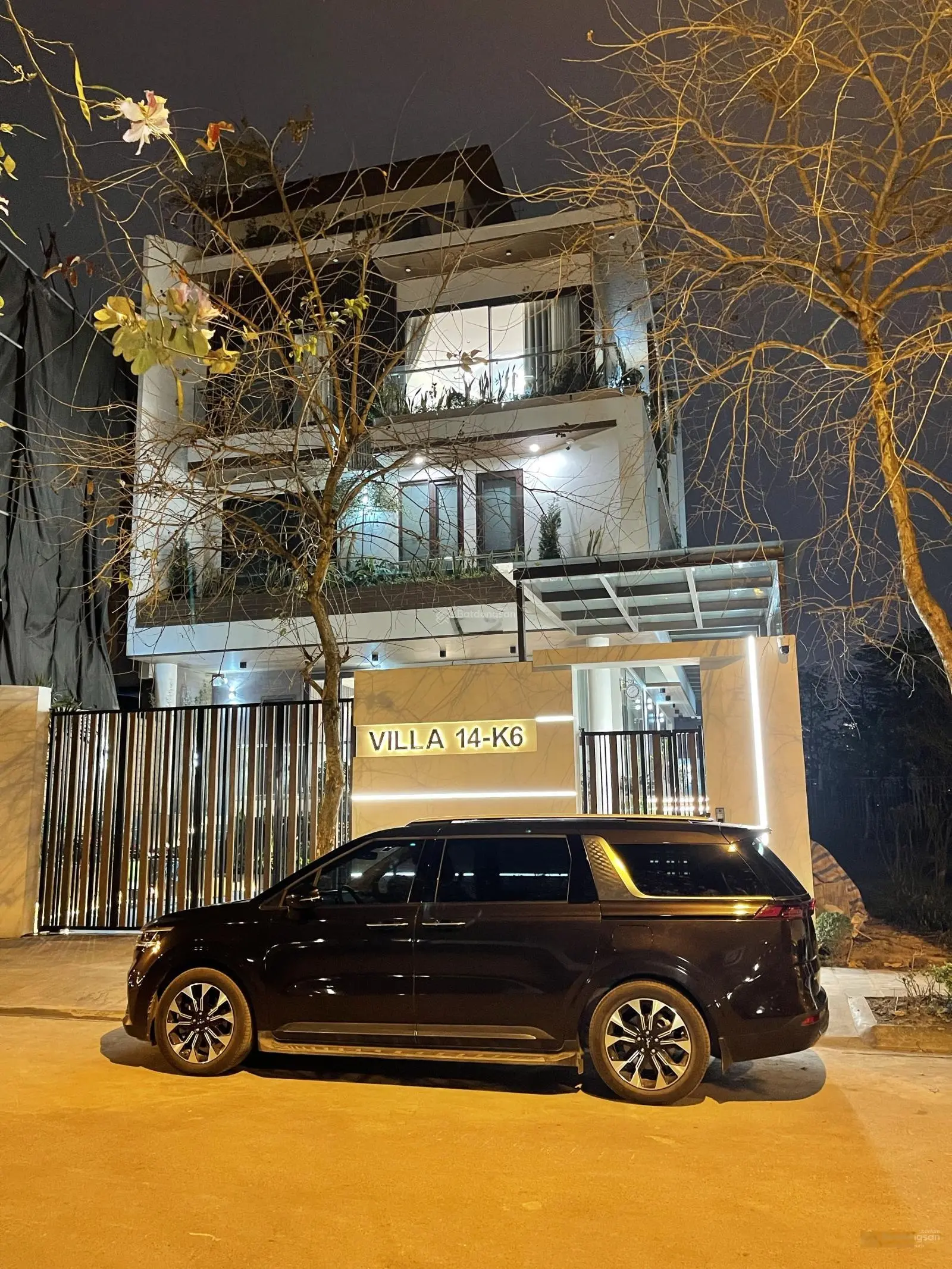 Bán shophouse 2 mặt tiền, nhà thô mới tinh, giá rẻ nhất khu, quản lý vận hành tốt, ở cực kỳ sướng