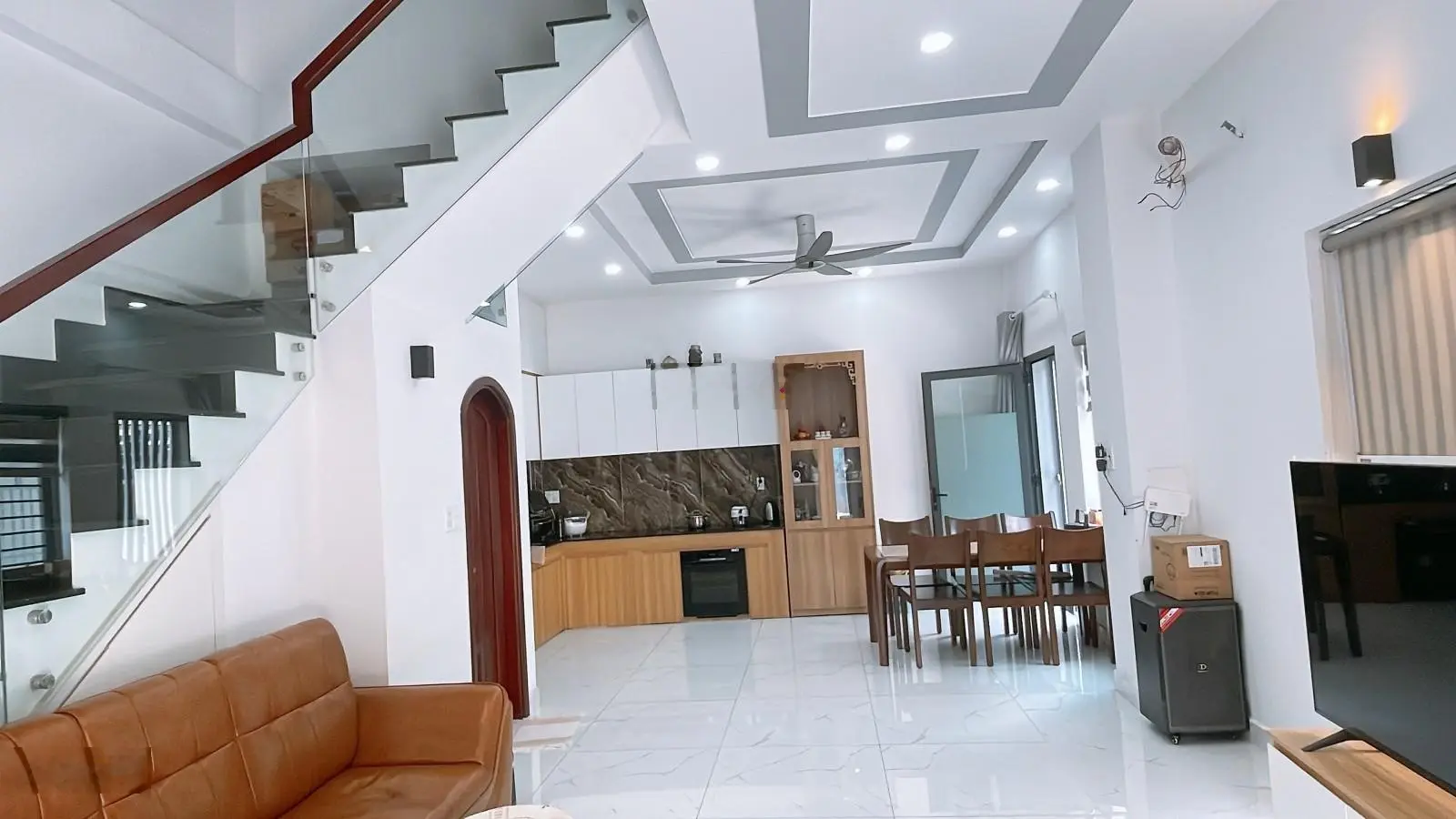 Lô góc 2 mặt tiền hẻm 6m, KDC Hồng Long, HBP, 3 tầng, 53m2 (5.3x10m), SHR, nhỉnh 6 tỷ