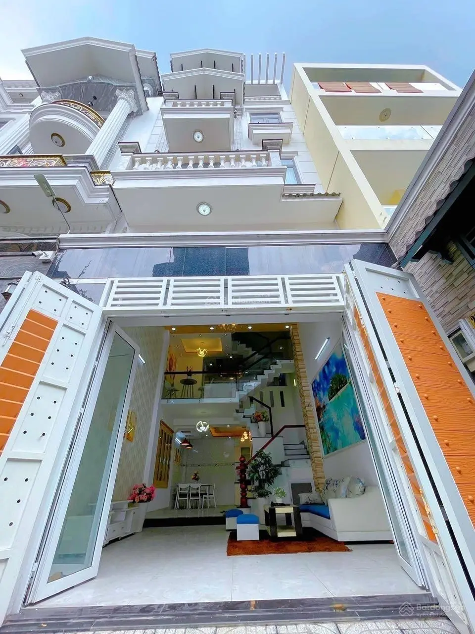 Căn duy nhất cách 30m ra Thống Nhất P11 hxh 1 trục 5m 4tầng 4pn 6wc full nội thất 5x11.5m