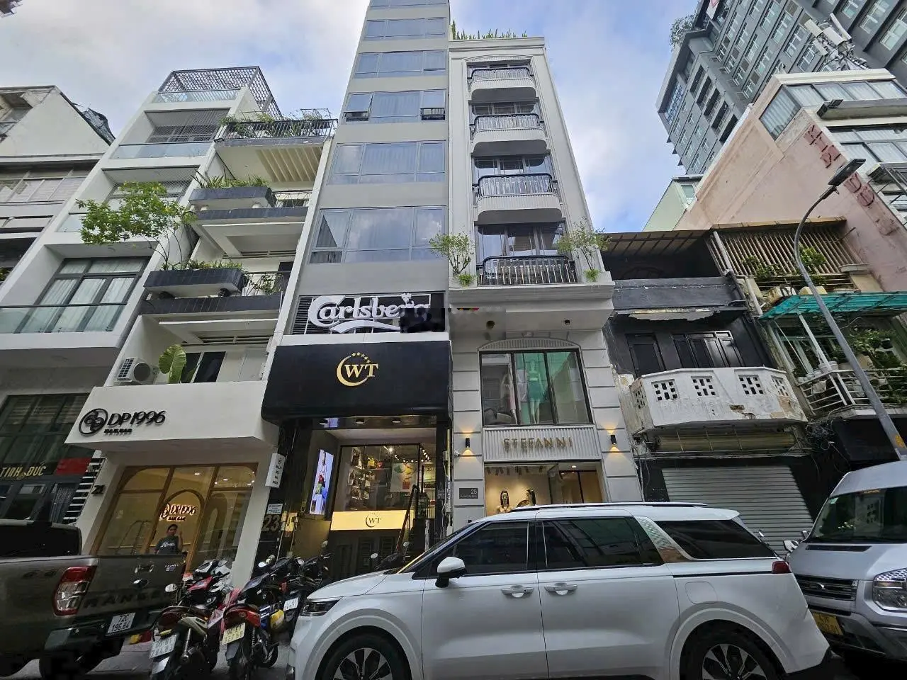 Tin thật 100%. CC cần bán nhà MT Trần Hưng Đạo (4,5 x 21m) 6 tầng thang máy - HĐT 100tr - giá 32 tỷ