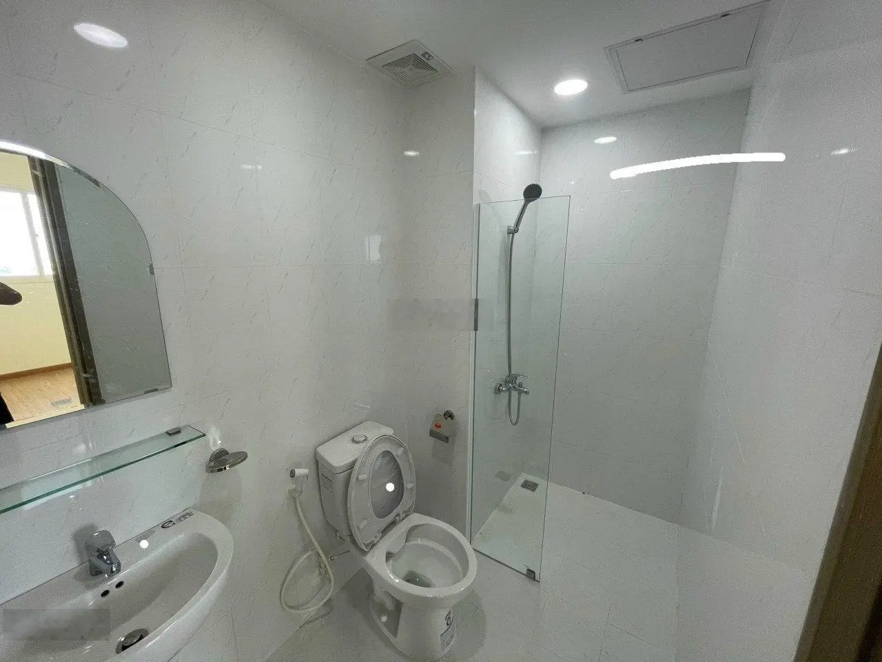 Cần bán nhanh CH Green Town Bình Tân 72m2-2PN-2WC có ban công thoáng mát giá 2,380 tỷ,LH 0987 003 ***
