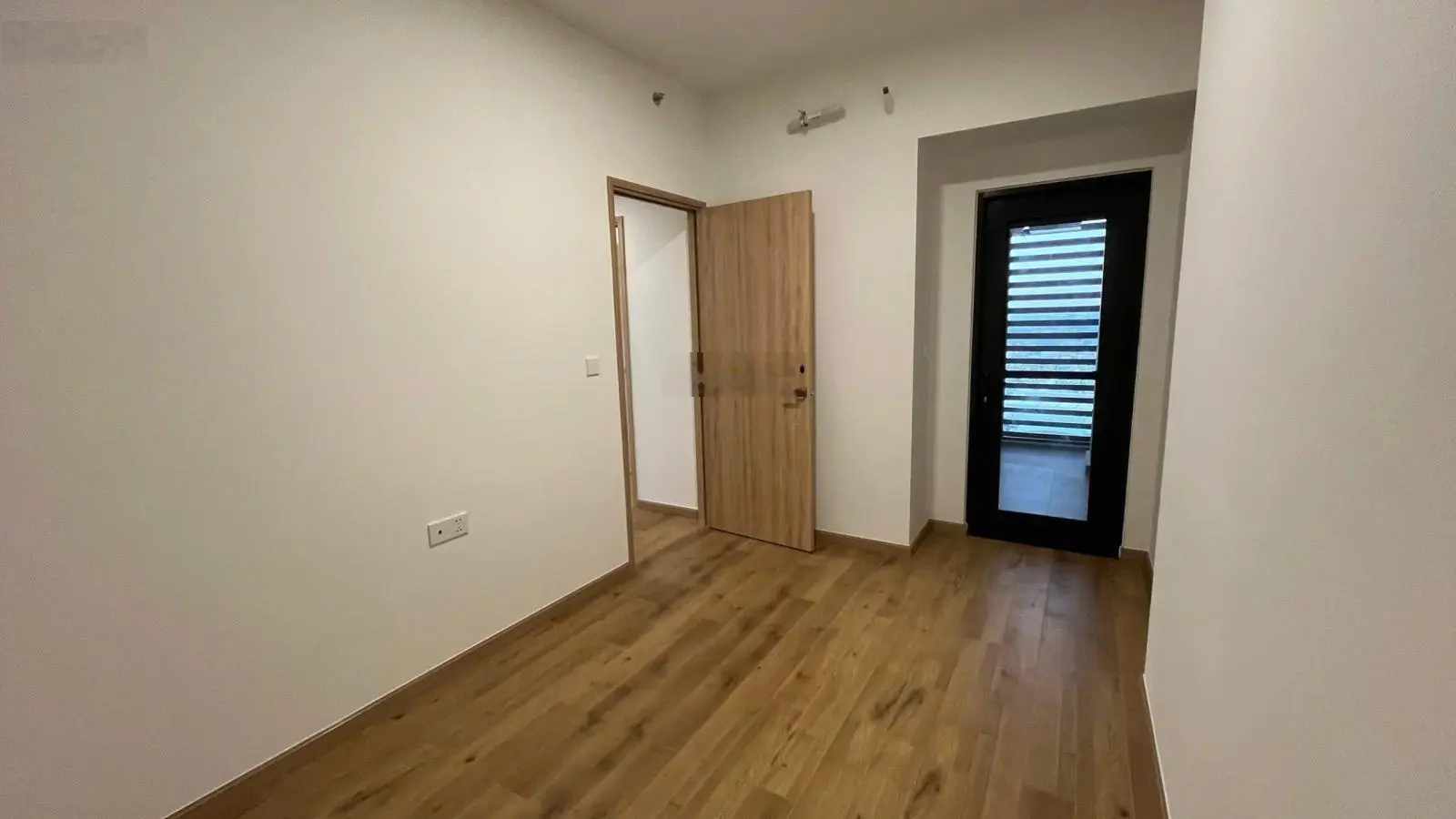 Bán căn hộ 61m2, 2 phòng ngủ, giá 2ty850
