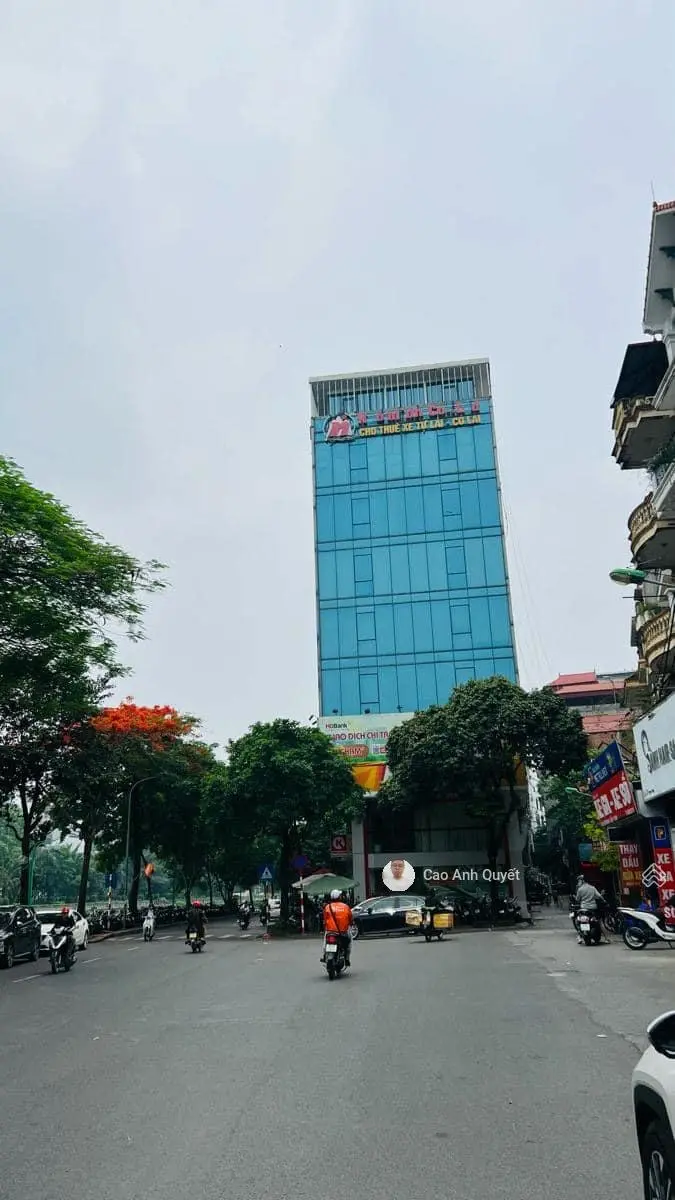 Bán nhà mặt Phố Quận Cầu Giấy 70m2 8T MT 6m vỉa hè 2 bên 34 tỷ Nguyễn Khang