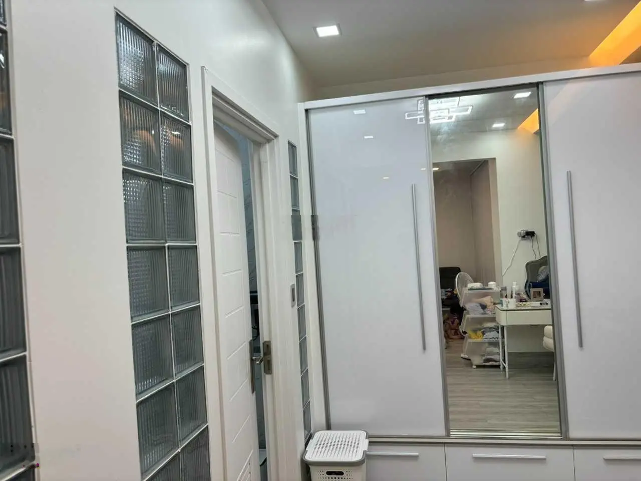 Bán căn hộ Satra Eximland, penthouse thông tầng, 4PN, 5WC, 344m2, full nội thất, SHR, giá 16 tỷ 5