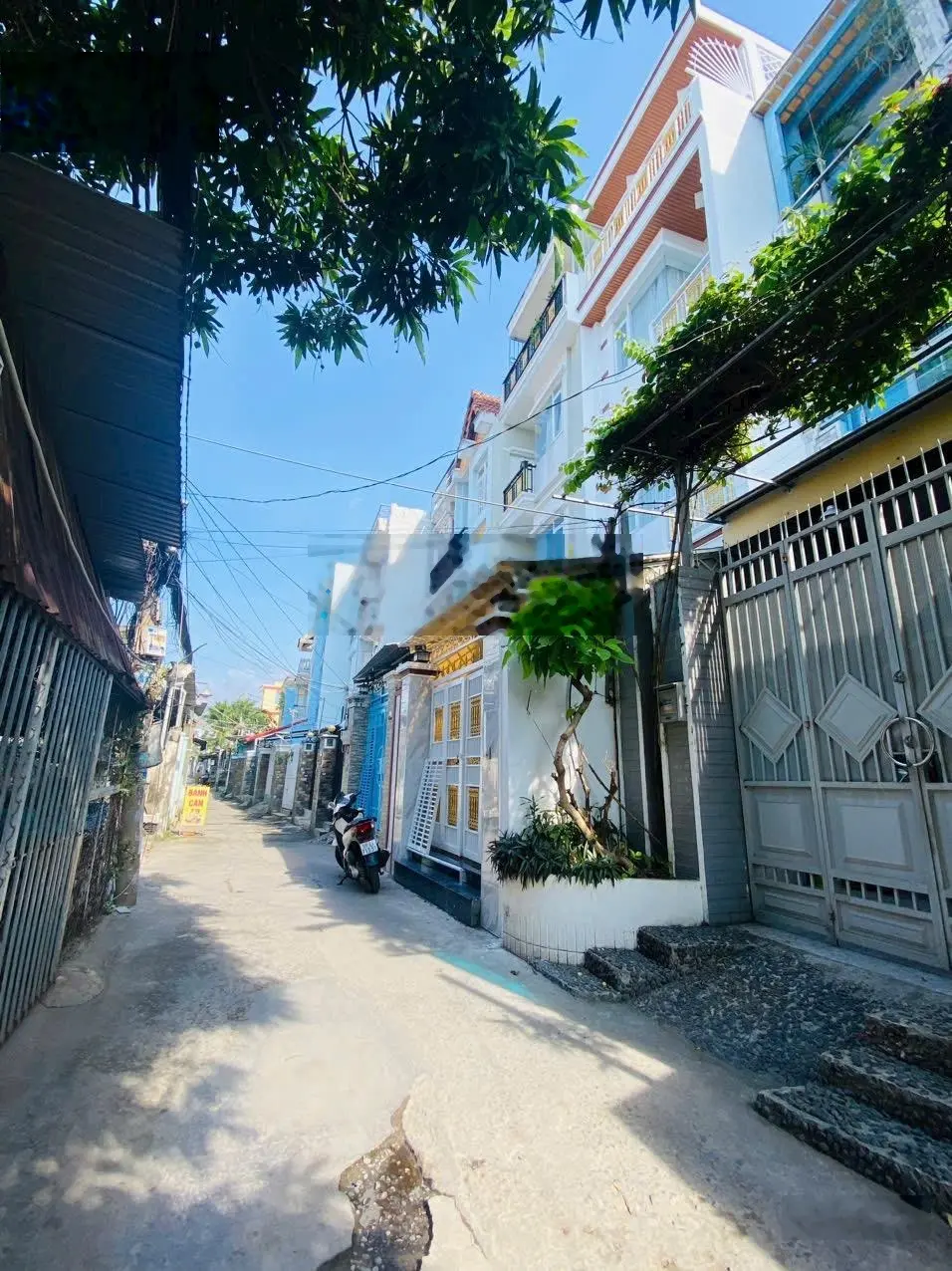 Bán nhà mặt tiền hẻm 1982 Huỳnh Tấn Phát - Thị trấn Nhà Bè 4x15m 3L, 4PN tặng full NT - Giá: 5.5 Tỷ