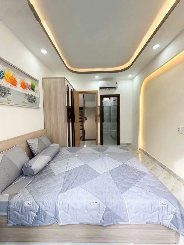 Vip Phố Cát Linh, nhà mới lô góc, gần ô tô, ngõ thông kinh doanh, DT 35m2 5 tầng