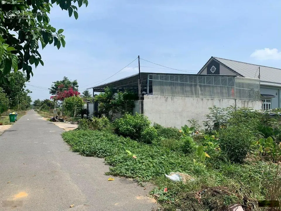 Kẹt tiền bán gấp 3 lô đất 320m2, ngang 15m, đường 8m, bên hong quy hoạch đường 18m
