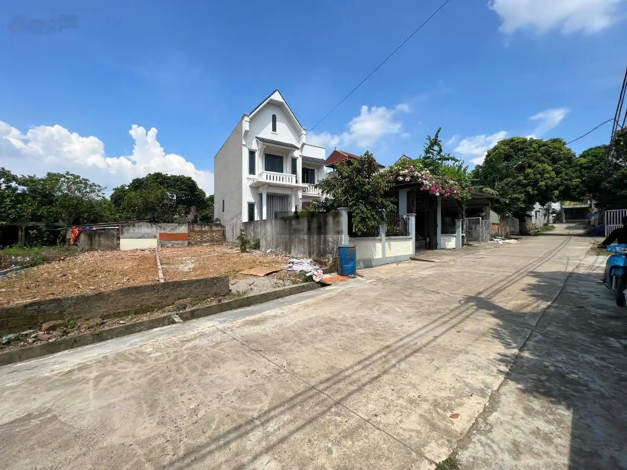 Cần Bán Lô Đất 92,2m2 :Cách Đường TL 412B chỉ 50m - Có thể Kinh Doanh , Đầu Tư , Sẵn Sổ Hồng .