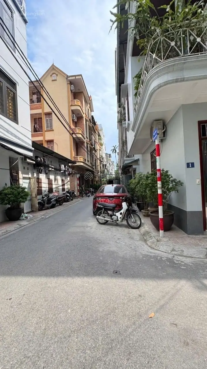 Ngõ 105 Xuân La, Tây Hồ 58m2, phân lô ô tô tránh, vỉa hè kinh doanh, hàng xóm quan chức. 15 Tỷ hơn.
