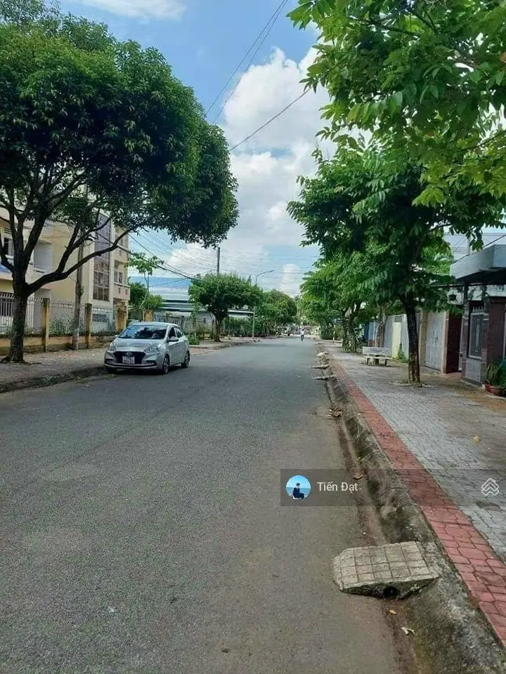 Bán lô đất khu dân cư điện âm nước máy DT86m2 SHR giá568tr đường xe hơi vị trí di chuyển thuận tiện