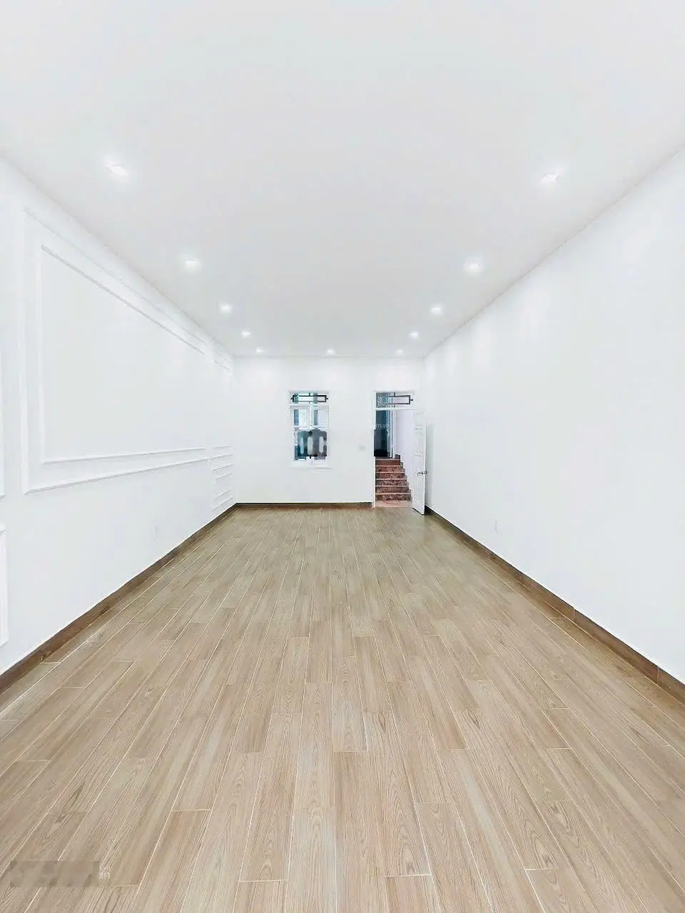 Bán nhà 3,5 tầng có Gara ô tô sân cổng rộng Ngô Gia Tự, Hải Phòng