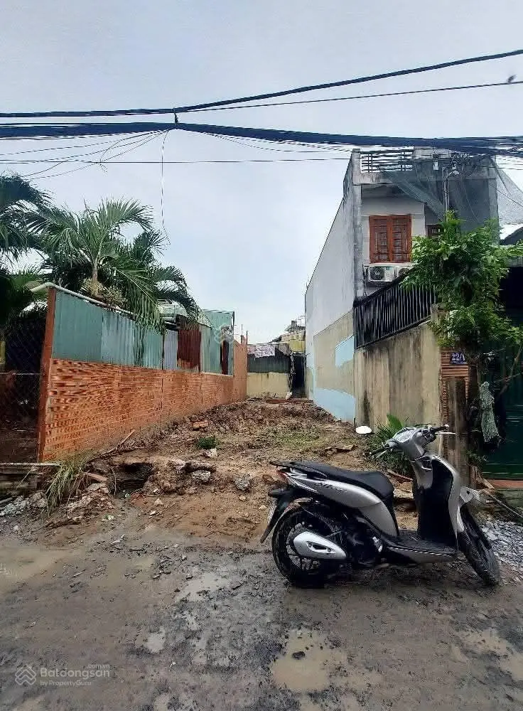 Bán đất Tô Ký vào 50m thông qua Phạm Thi Dây bên hông trươgg Nguyễn Thị Nuôi xã Thới Tam Thôn Hóc