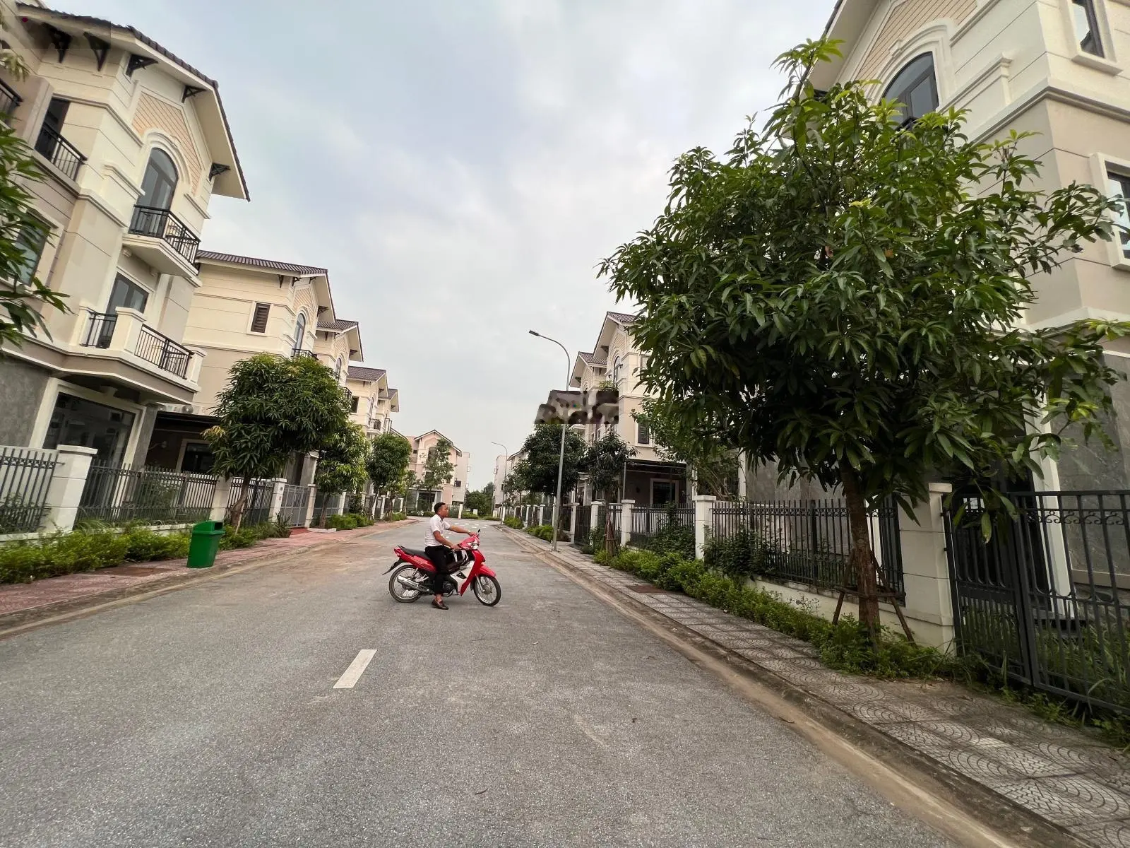 Bán nhanh biệt thự 135m2 Centa City VSIP giá rẻ hơn 100tr