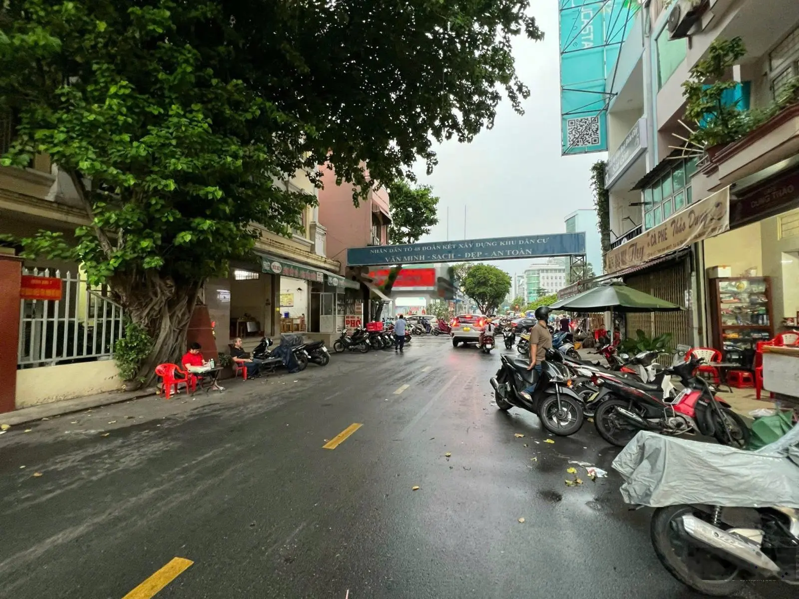 8 x 27m, bán nhà 3 lầu mặt tiền Nguyễn Minh Hoàng - k.300 (giá 39 tỷ)