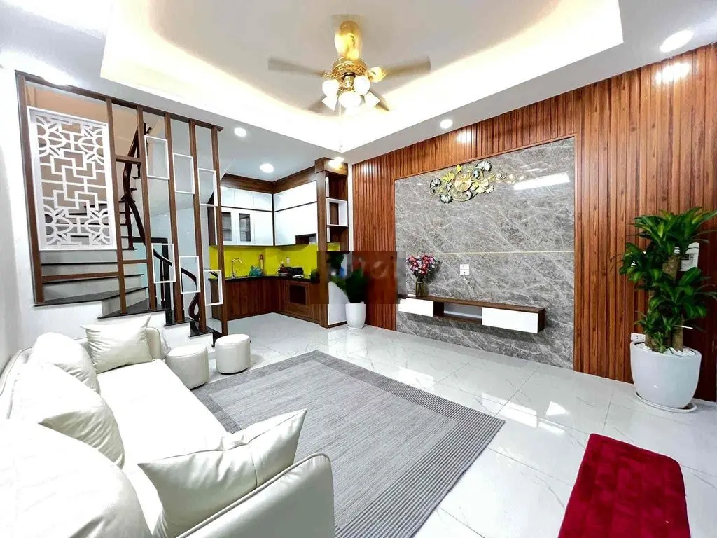 Bán nhà Vĩnh Hưng 31mx5 tầng,ngõ nông,rộng.Sổ đỏ vuông vắn.Giá 4,05 tỷ