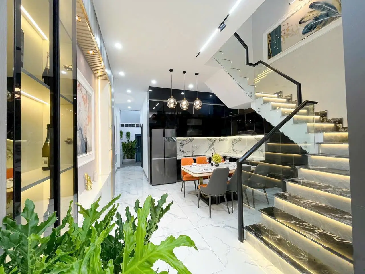 Bán 02 căn Liền Kề Khu Hồng Loan - Gần Bến Xe ( giá 5 tỷ 880 và 5 tỷ690 )