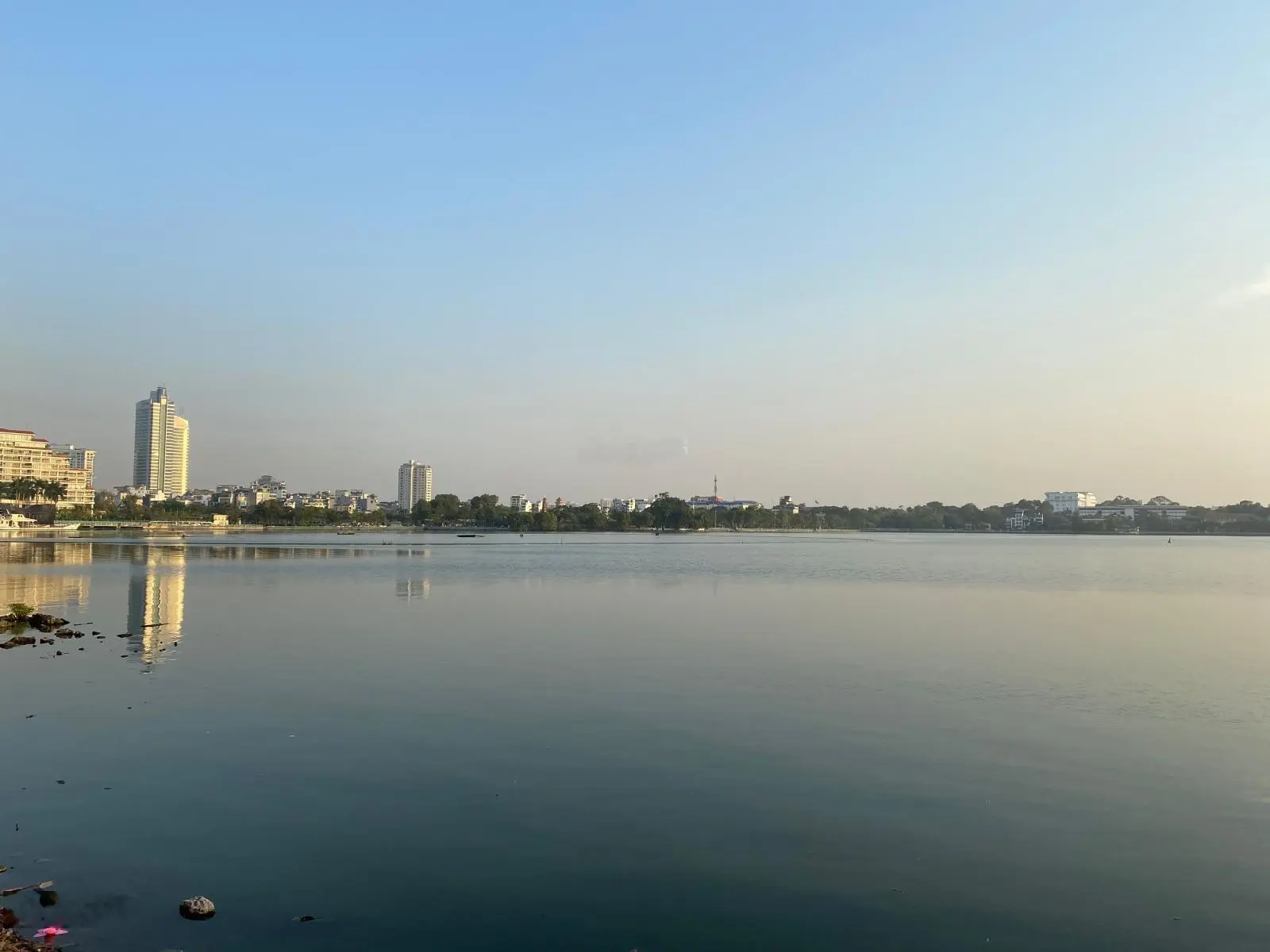 Bán nhà mặt phố view hồ tây vị trí trung tâm q.tây hồ kd dòng tiền ổn định giá rẻ cho nhà đầu tư