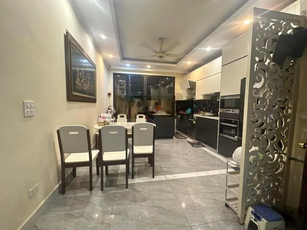Bán nhà trung tâm phố Ngọc Lâm - 5 tầng thang máy - 5m ra mặt phố - 70m2 chỉ 12.5 tỷ
