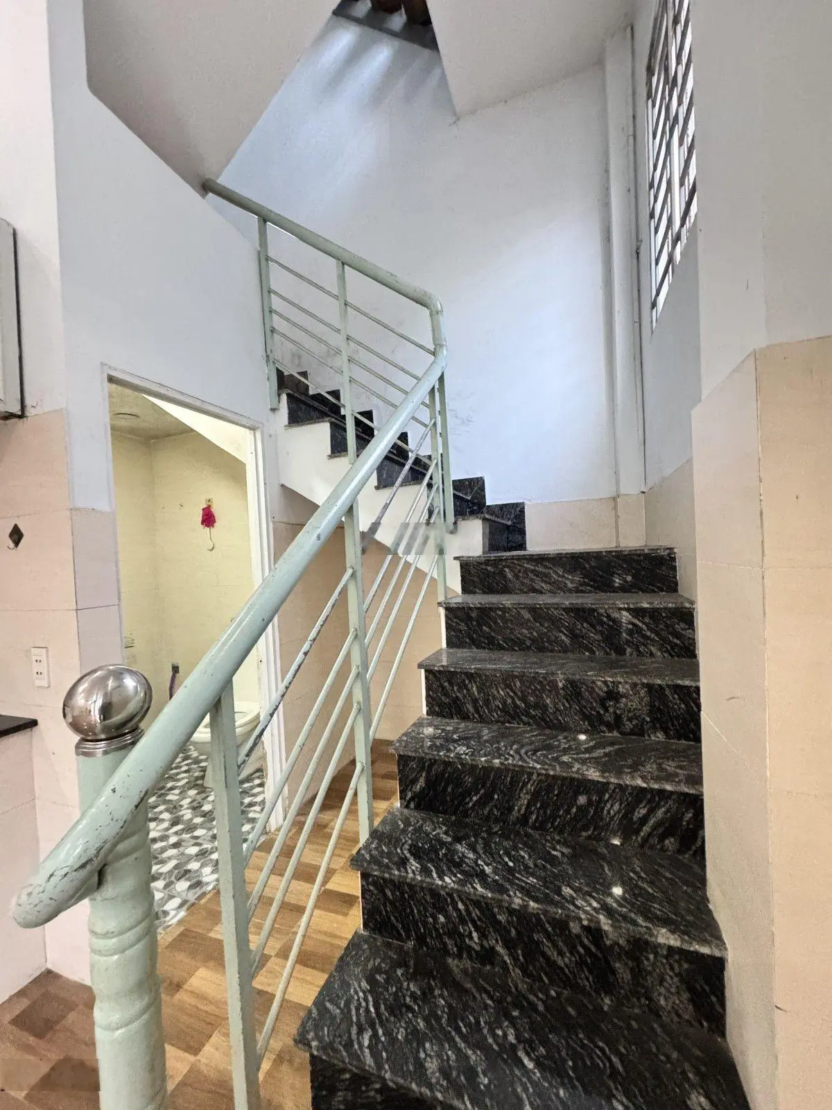 Bán nhà nhanh DT 48m2 - HBC đường xe hơi đỗ cửa - thông thoáng chỉ 3tỷ - xem ngay chốt liền tay
