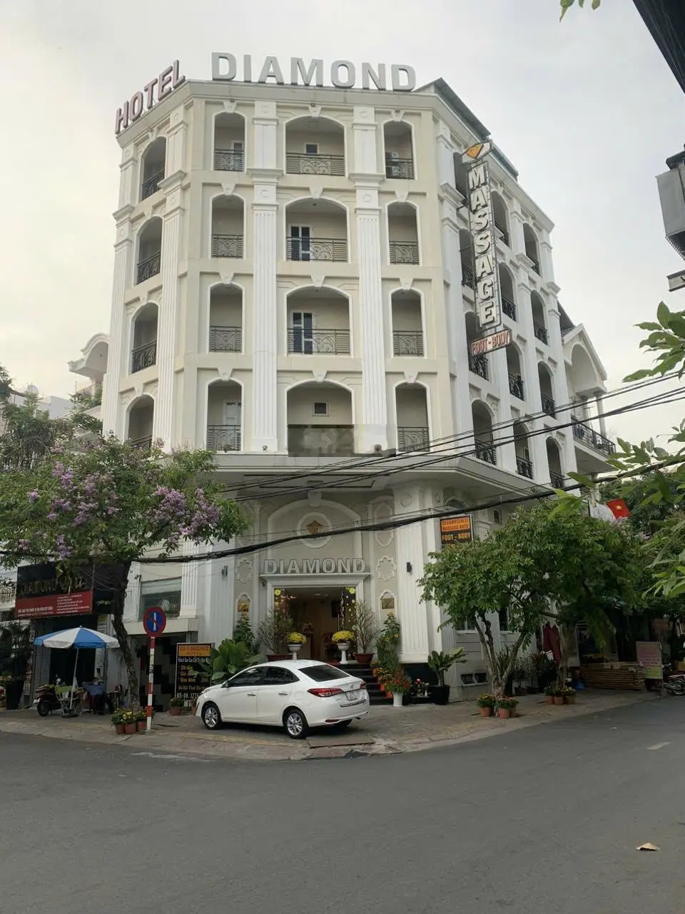 Bán nhà mặt tiền ngang 8m, 6 tầng tại mặt tiền đường Lê Quang Định