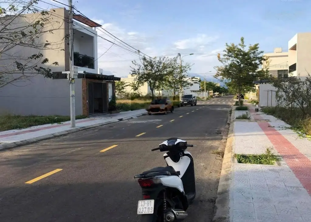 Bán đất MT đường Dương Bá Cung, Hòa Xuân - DT: 100m2, giá 2.75 tỷ - Gần chợ Miếu Bông