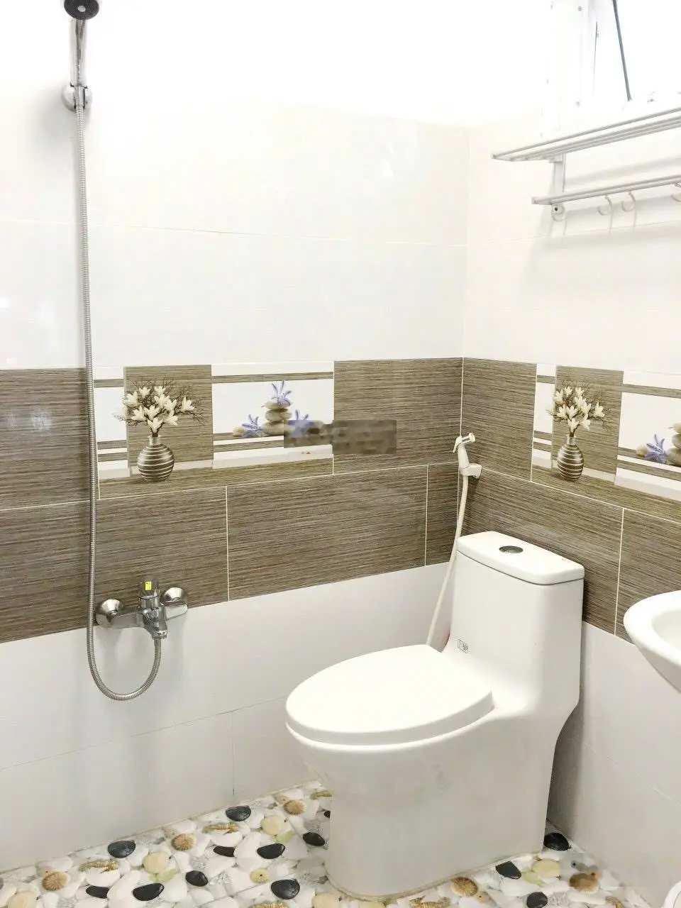 Nhà mới, 4 tầng (4x18m), trước nhà 5m, gần sát MT Bùi Minh Trực P6 Q8 giá chỉ 8tỷ2