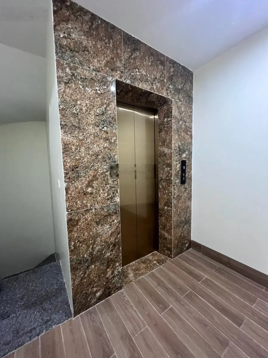Chủ bán gấp nhà siêu hiếm Cầu Giấy 44m2 x 6 tầng thang máy cực víp xung quanh ngập tràn tiện ích