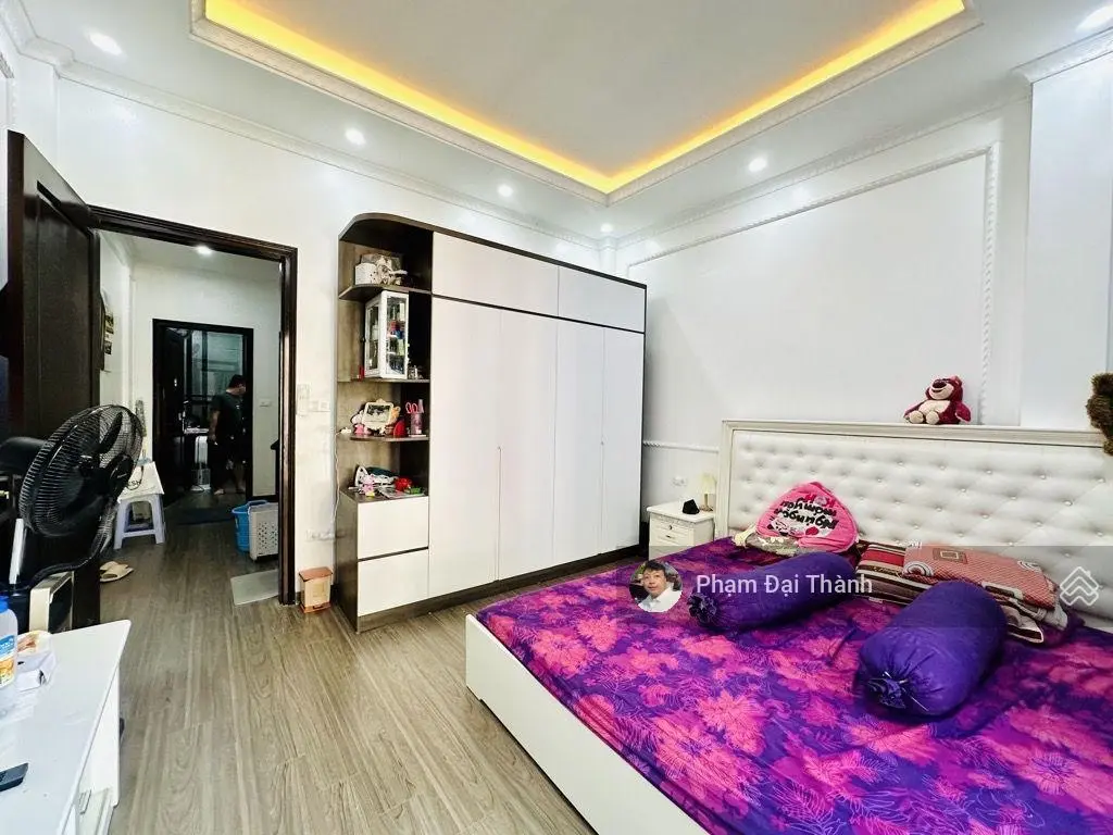 Bán gấp nhà 5 tầng Ngọc Lâm, DT 48M2, full nội thất tiền tỷ, ô tô vào nhà, giá chỉ 9.8 tỷ!