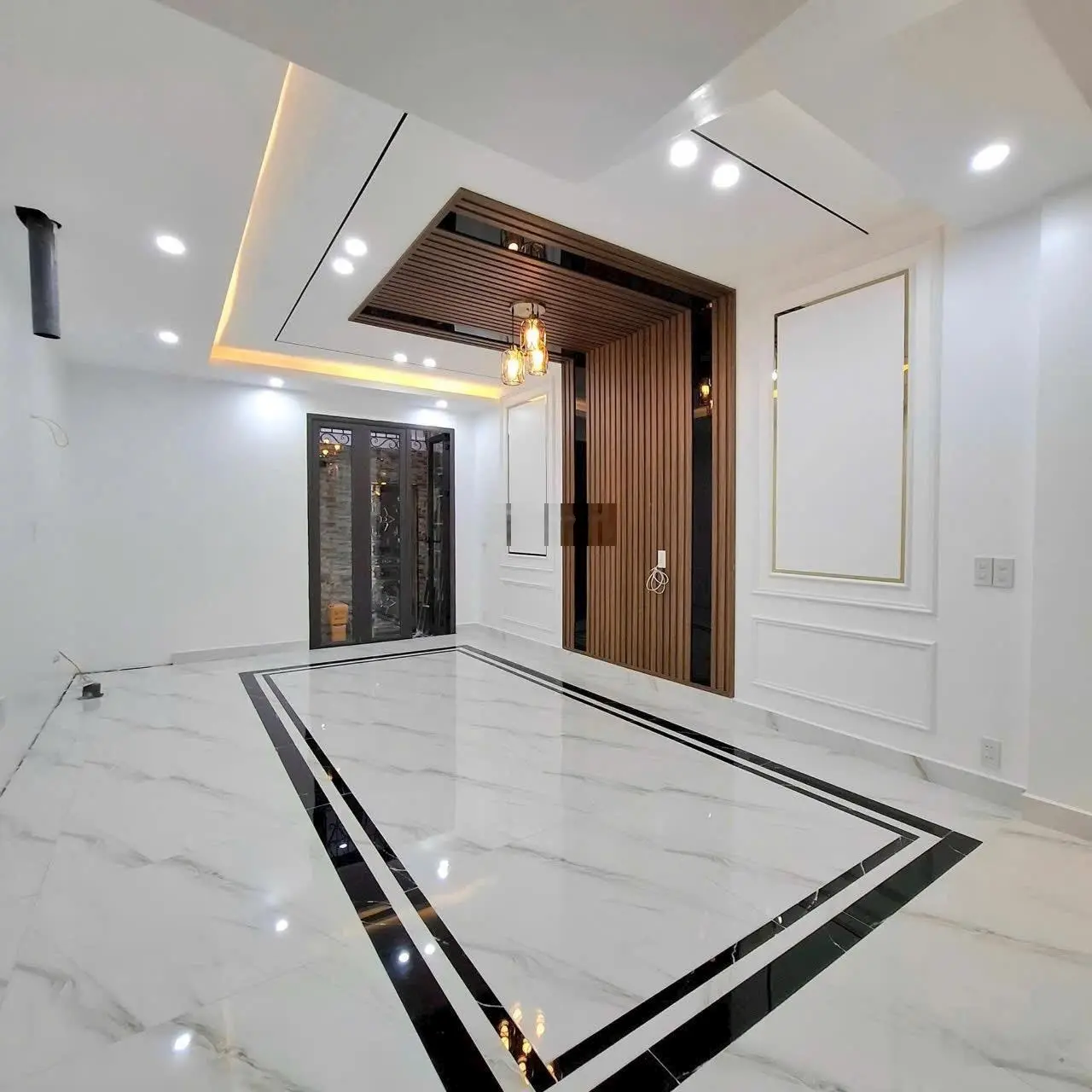 Bán nhà 4 tầng xây mới độc lập phố Hai Bà Trưng