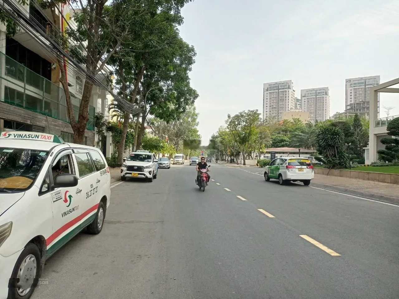 Bán tòa văn phòng MT nguyễn Văn Hưởng, DT: 20x18.5m(370m2) hầm 5 tầng, giá: 145 tỷ. LH: 0903 398 ***