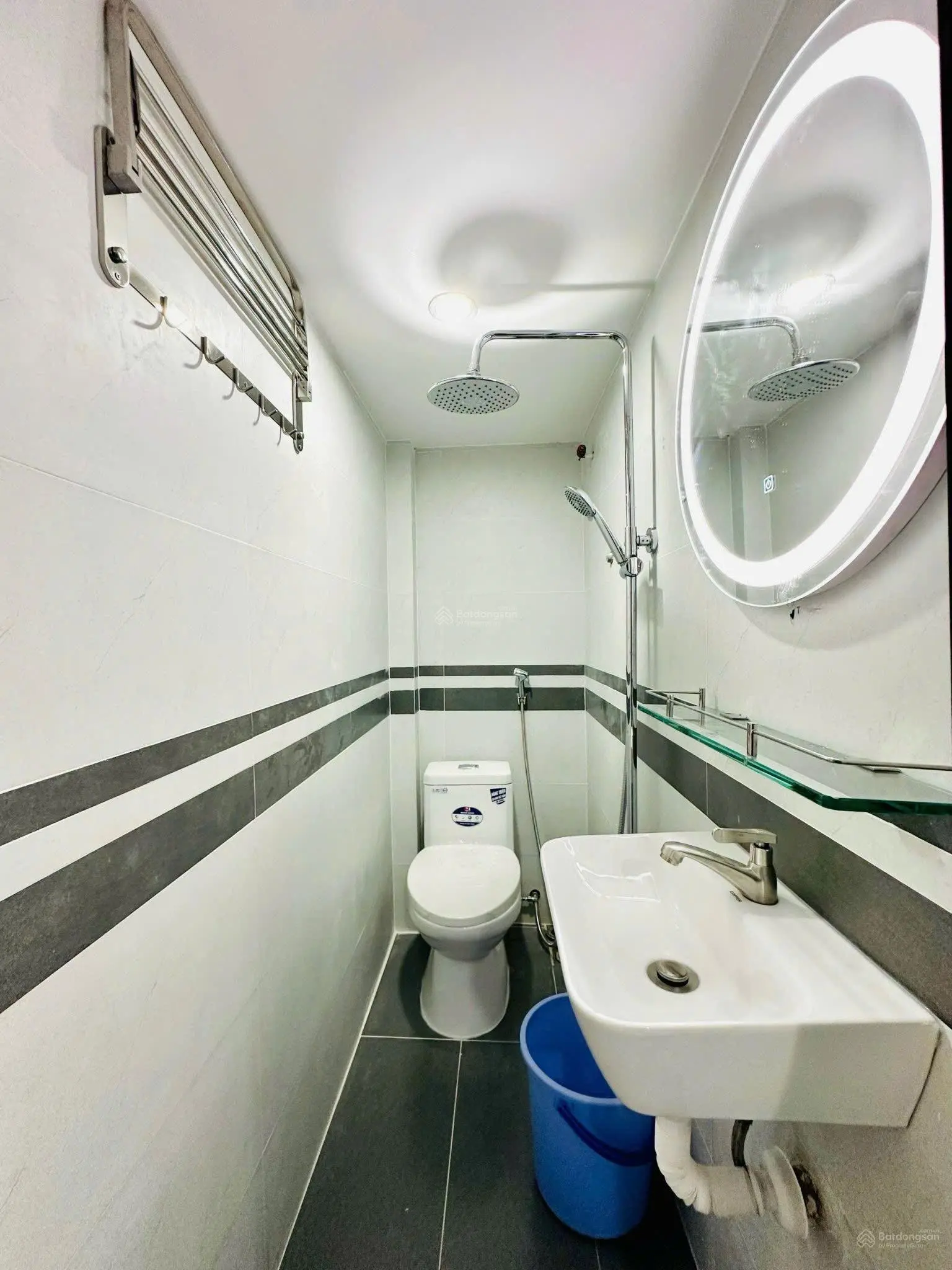 Bán gấp nhà đường Nguyễn Đình Chiểu, PN.Giá 6tỷ8/44m2.Gần trung tâm, trường học.liên hệ:0936 436 ***