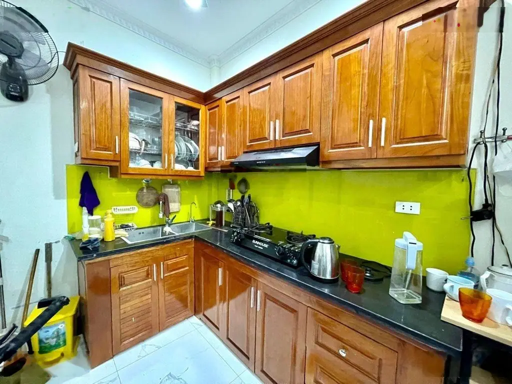 Nhà đẹp 6 tầng ngã 5 Hà Trì phân lô ,chủ tặng hết nội thất cao cấp. Trước nhà thoáng ,sáng.