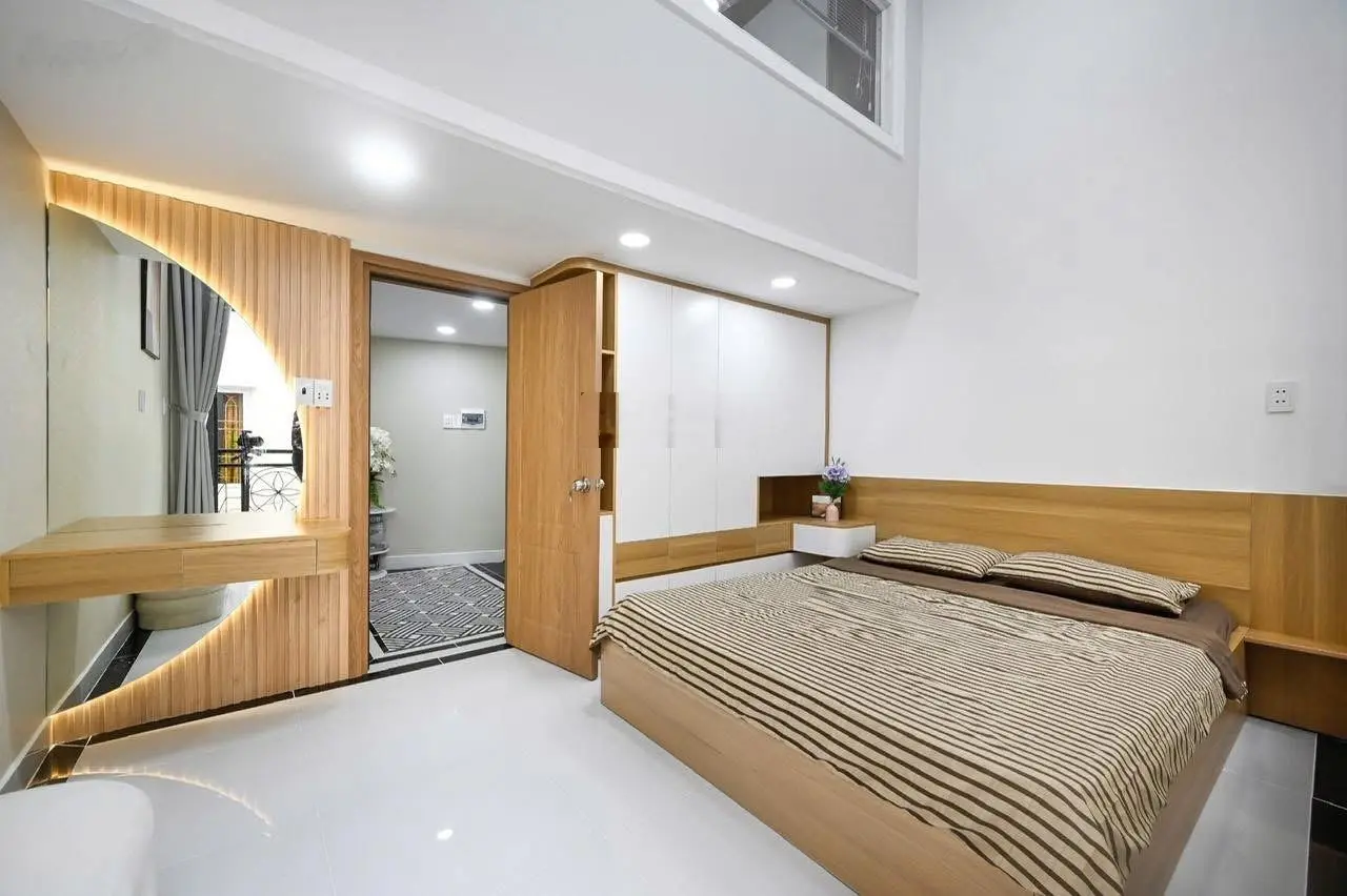 Chính chủ bán gấp nhà 2 lầu Đường số 8, phường 11, Gò Vấp, giá 3 tỷ 7, sổ hồng riêng, tặng nội thất