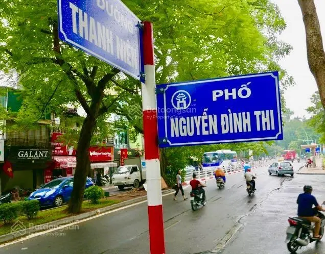 Cần bán nhà lô góc mặt ngõ phố Nguyễn Đình Thi. DT 55m2 x 5T, MT 6m. Đường ôtô tránh - cách MP 30m