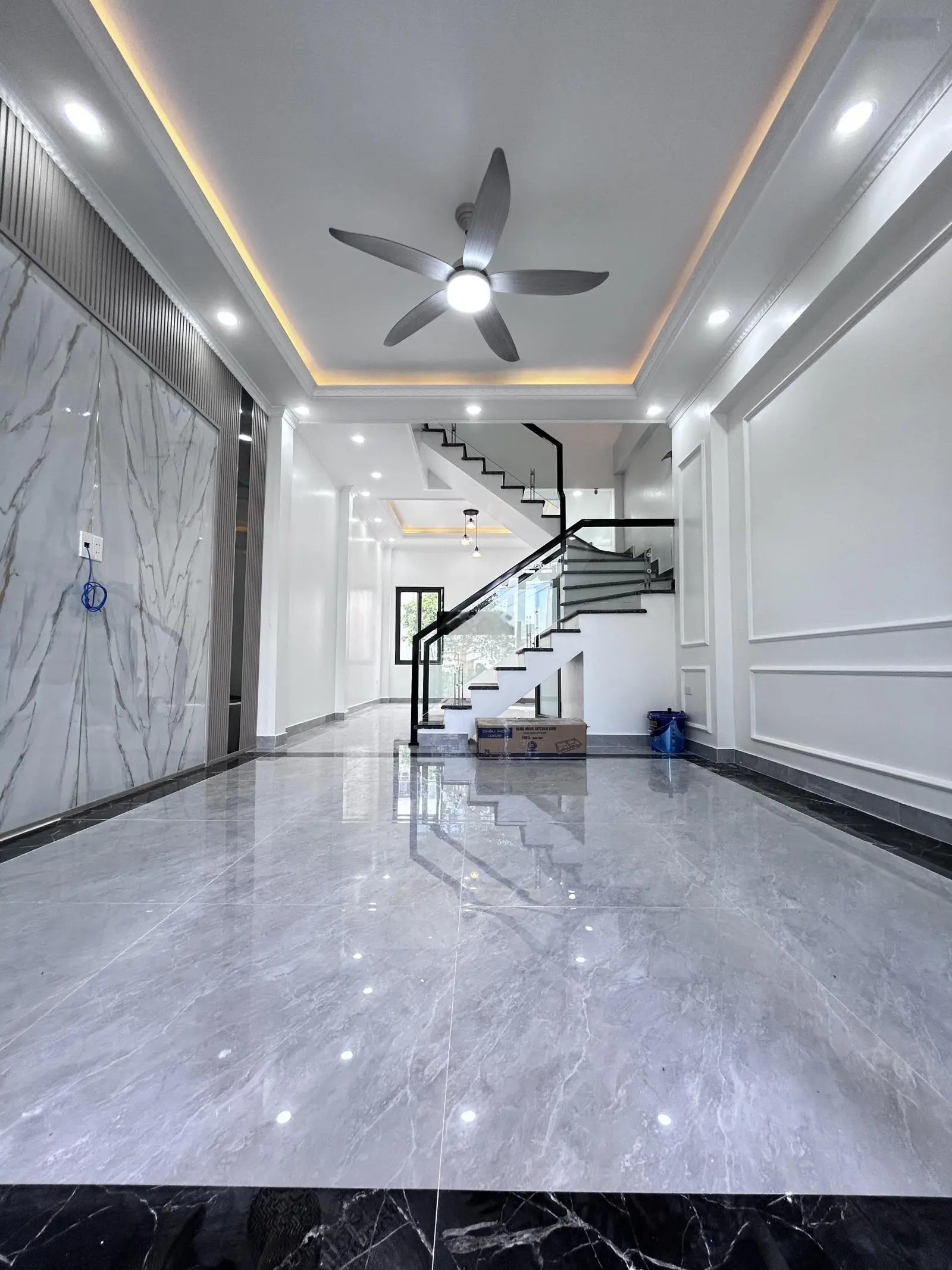 Nhà khu vực Phủ Thượng Đoạn, xây mới độc lập, sân cổng riêng.