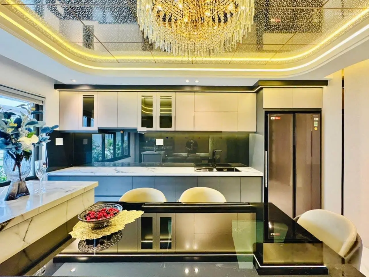 Bán siêu phẩm thang máy thiết kế đẳng cấp - ngay City Land Pak Hill - Lotte Mart