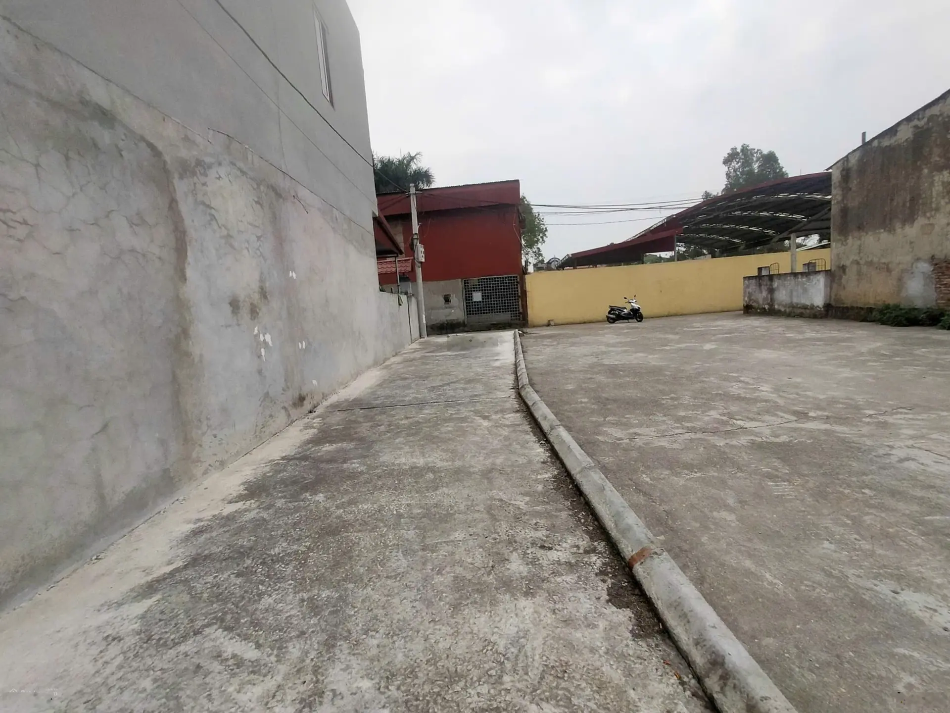 Bán gấp mảnh đất rất đẹp - vuông vắn - khuôn tiền - đường ôtô vào nhà Mai Lâm, Đông Anh, Hà Nội