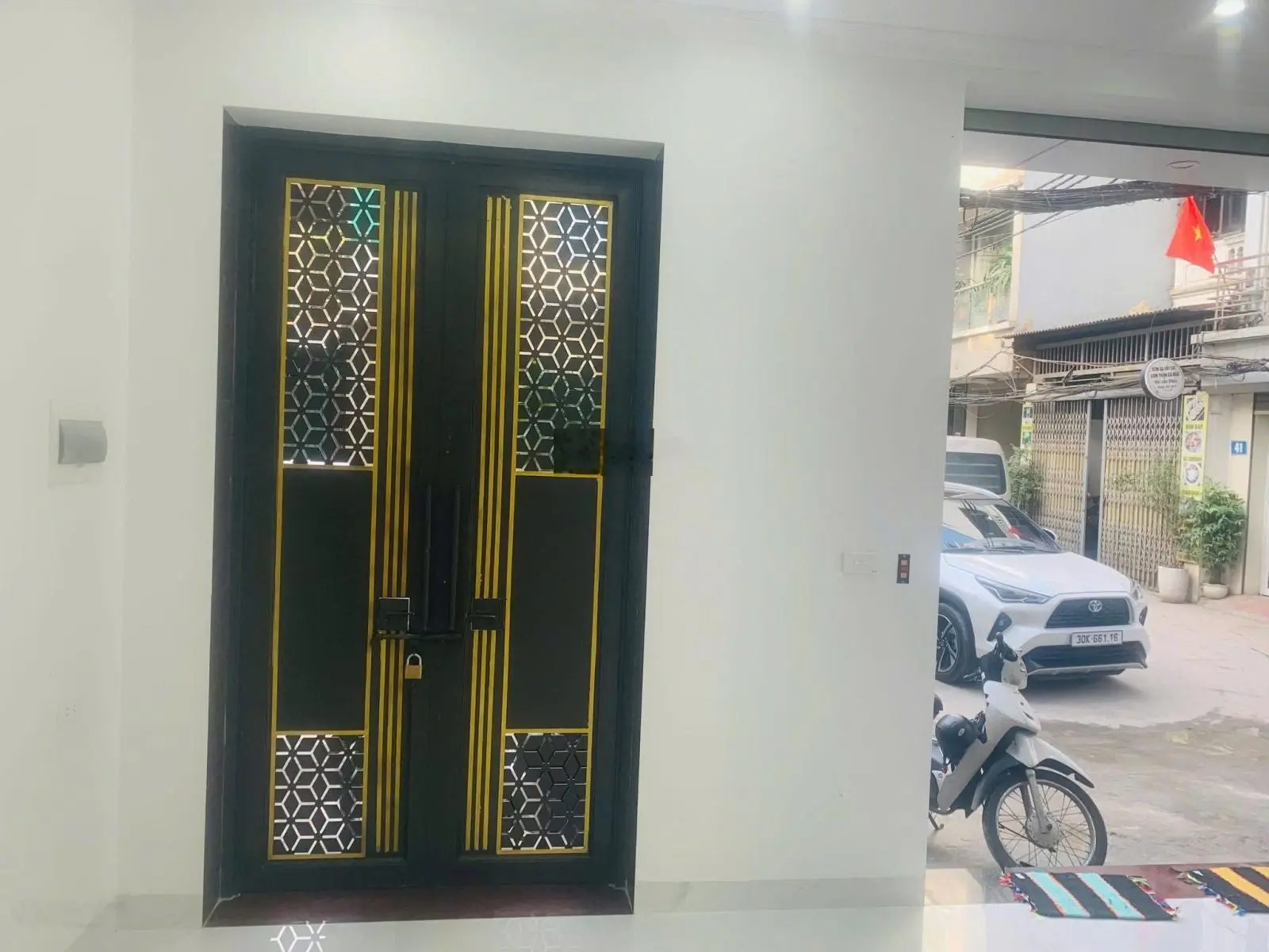 Bán nhà mới đẹp trung tâm Hai Bà Trưng có thang máy ngõ thông an ninh tốt sổ đỏ chính chủ