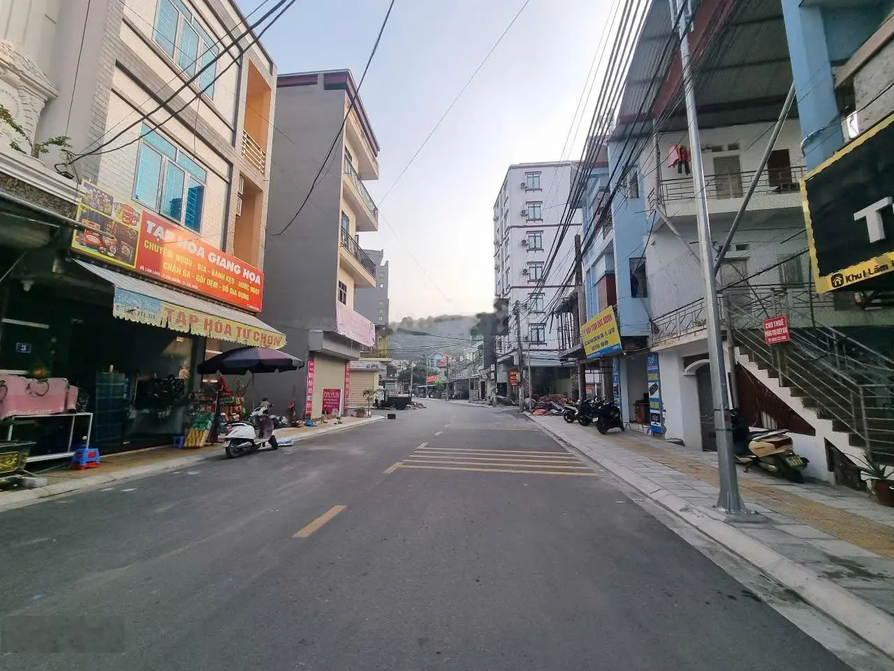 Bán nhà 2 tầng lô góc giãn dân Lãm Làng, ngay chợ diện tích 90m2 mặt 4.5m