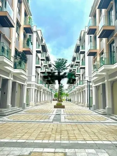 Bán SH 2 mặt tiền 75m, sát phố đi bộ, hướng ĐN ở The Manor Nguyễn Xiển